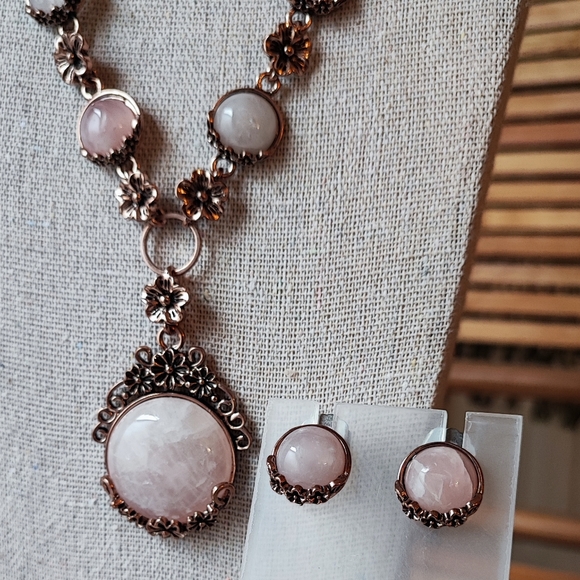 Rose Gold Coppery Rose Quartz Medallion Necklace and Earrings Set Unsigned EUC - Picture 2 of 15